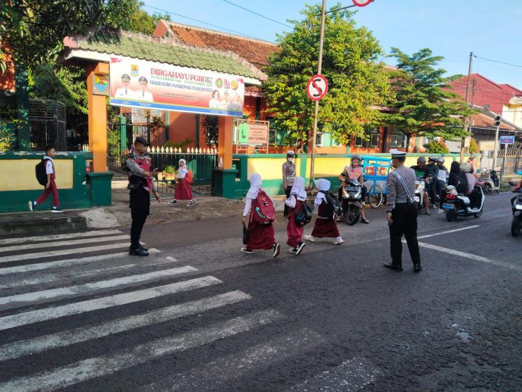 Polresta Cirebon Pelaksanaan Gatur Pagi Siang Sore Serentak dan Masif